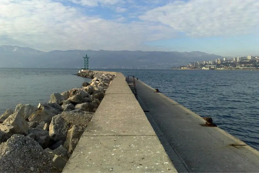 Seafront Artist Studios Rijeka Homestay
